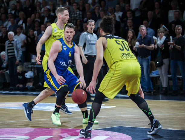 临危不乱的 临危不乱的