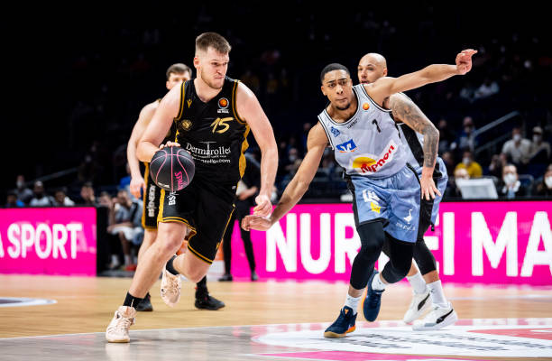 要在赛场上 要在赛场上